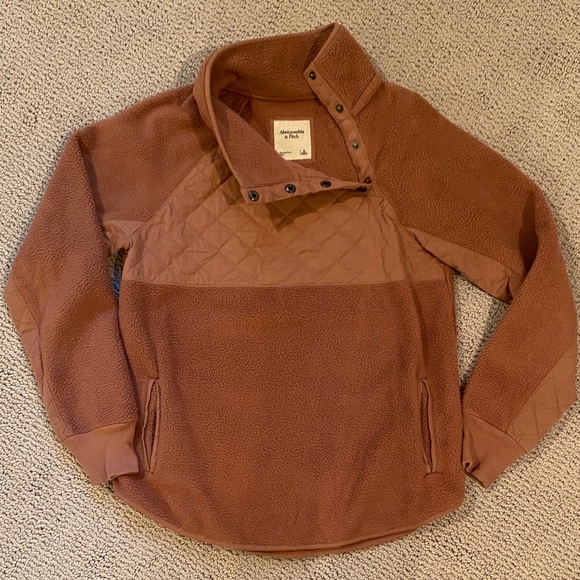 Abercrombie & Fitch Tops - Abercrombie & Fitch Rose Quilted Fleece Pullover